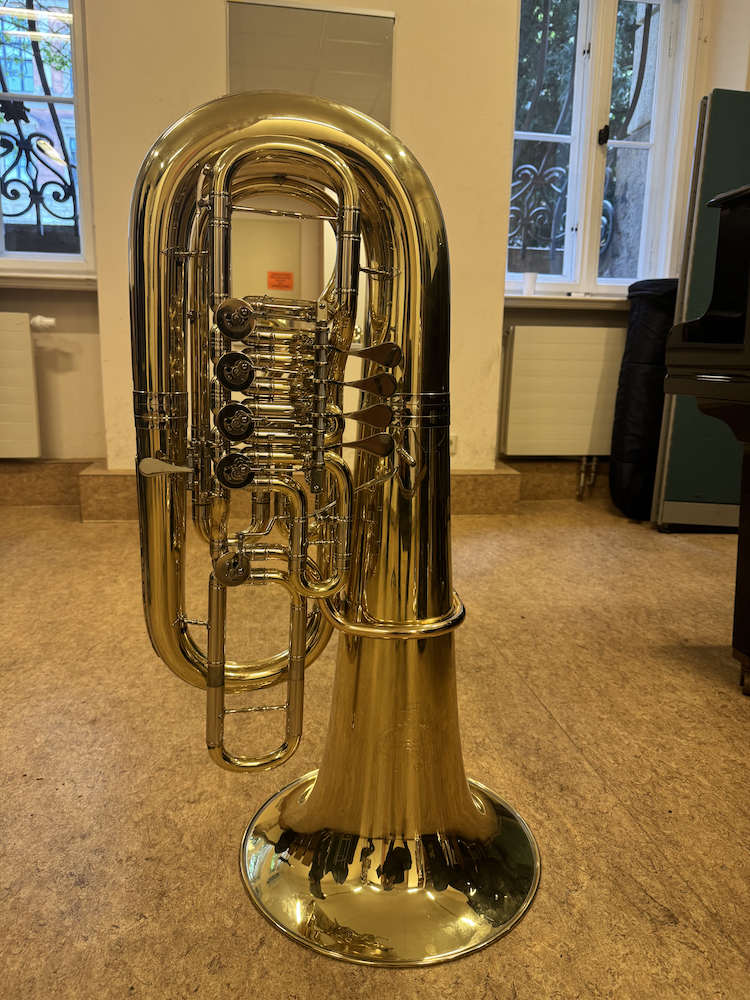 TubaF